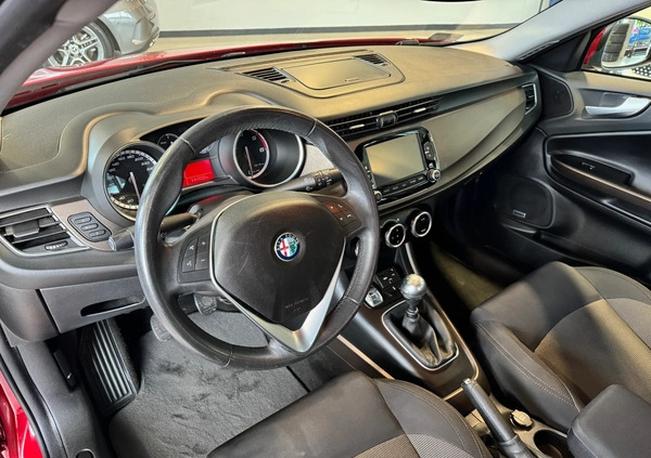 Alfa Romeo Giulietta cena 45900 przebieg: 114333, rok produkcji 2015 z Świebodzice małe 326